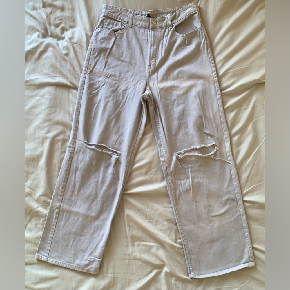 H&M High-Waisted Baggy and Oversized Jeans with Knee Slits:
• Size: 10